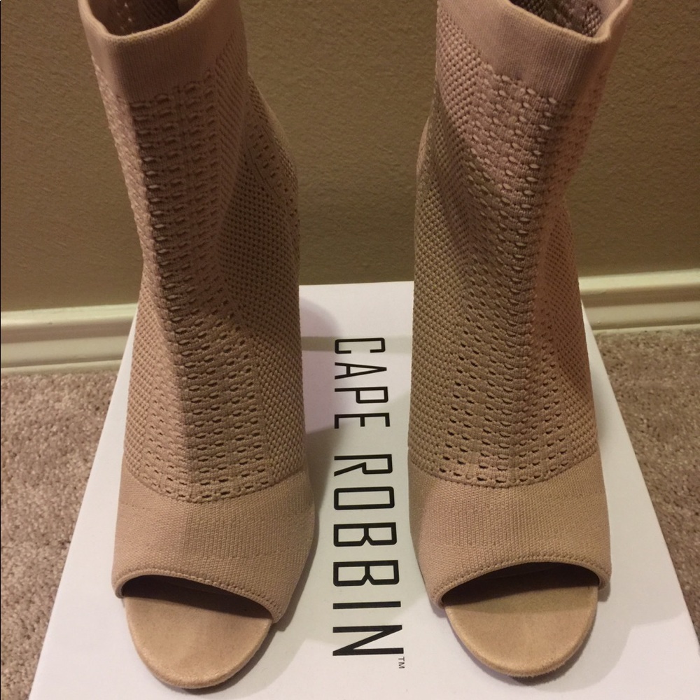 CAPE ROBBIN NUDE SOCKS HIGH HEEL BOOTIES